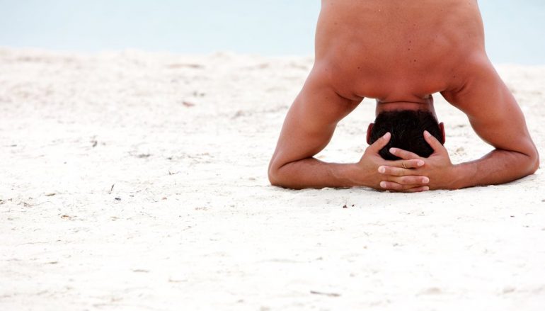10 Reasons To Date a Guy Who Does Yoga